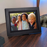 Sleek smart photo frame